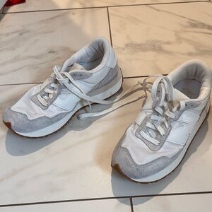 Women’s New Balance